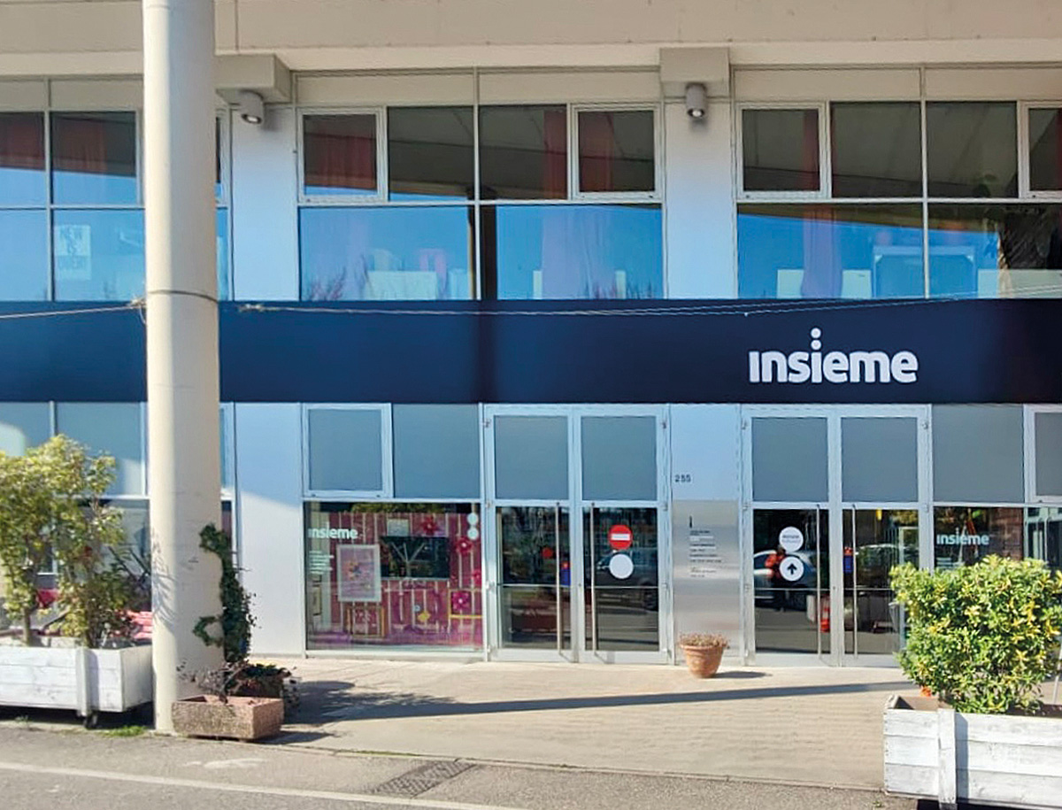 insieme-cooperativa-sociale-corporate-identity-system-chiani